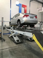 MACACO ELEVADO COM CARRO PMP31